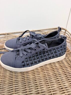 Koolaburra by Uggs sneakers sz 8